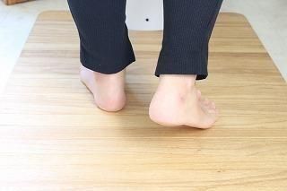 kirisai 桐のはっ水消臭トイレマット 60×55cm